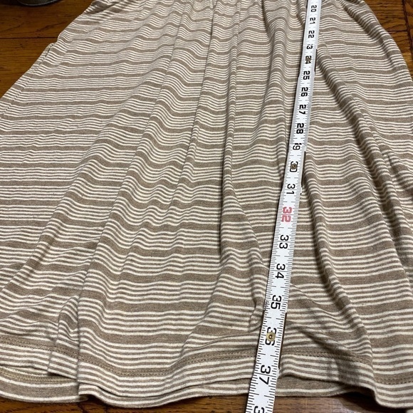 𝅺MAX EDITION SZ M TAN  STRETCH KNIT WAIST DRESS - Picture 4 of 7